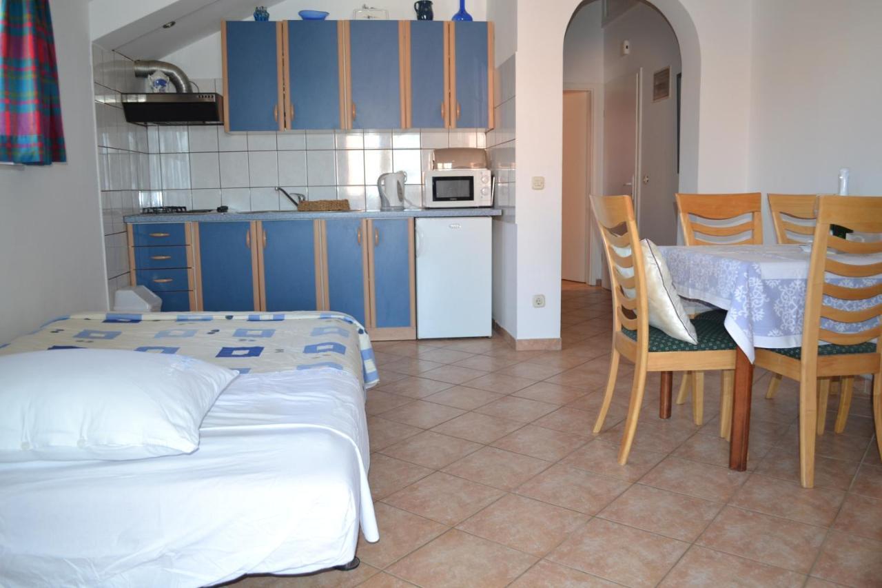 Apartments Lucija Срима Екстер'єр фото